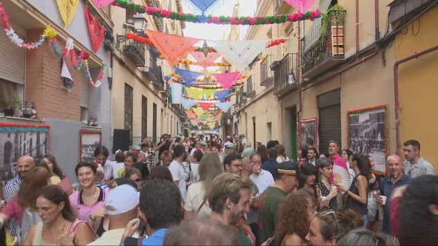 Sin vecinos no hay verbenas: los barrios de Espa&ntilde;a celebran sus fiestas entre la tradici&oacute;n y la masificaci&oacute;n tur&iacute;stica