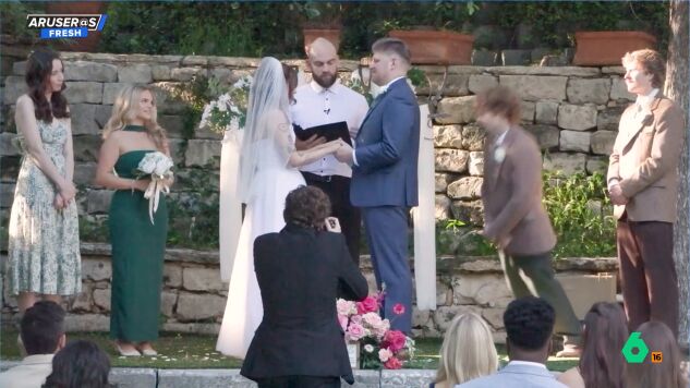 El tenso momento en una boda cuando el padrino se desmaya en pleno 's&iacute;, quiero'