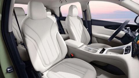 Geely E2
