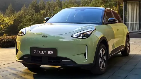 El coche eléctrico más vendido de China ya está en Europa y cuesta menos de 20.000 euros: ahora Geely va a por BYD y Renault El coche eléctrico más vendido de China ya está en Europa y cuesta menos de 20.000 euros: ahora Geely va a por BYD y Renault