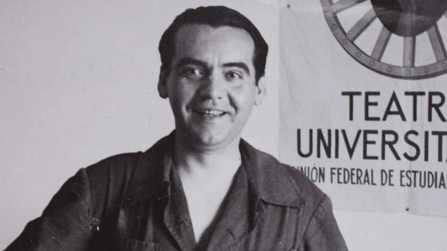 Federico García Lorca en una imagen de 1932 tomada en la Huerta de San Vicente. Federico García Lorca en una imagen de 1932 tomada en la Huerta de San Vicente.