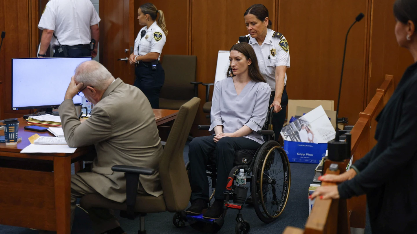 Juicio por asesinato de Lindsay Clancy en el Tribunal Superior de Plymouth, en Massachusetts. Juicio por asesinato de Lindsay Clancy en el Tribunal Superior de Plymouth, en Massachusetts.