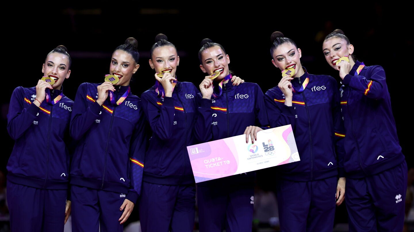 El conjunto espa&ntilde;ol de gimnasia r&iacute;tmica se ha proclamado campe&oacute;n del mundo en el concurso completo en Fr&aacute;ncfort (Alemania)