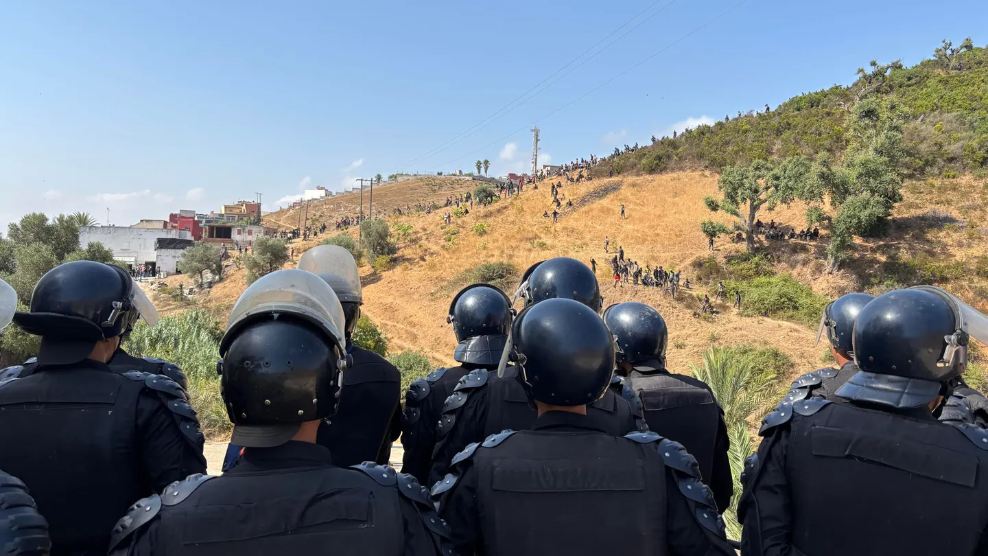 La Policía vigila la frontera de Ceuta La Policía vigila la frontera de Ceuta