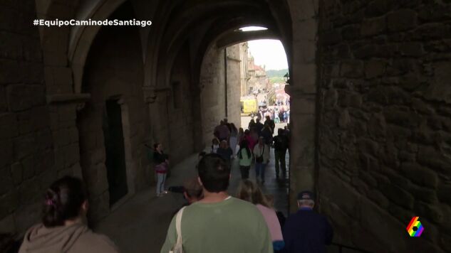 "Somos parte del decorado": El calvario de los vecinos que viven en el &uacute;ltimo kil&oacute;metro del Camino de Santiago