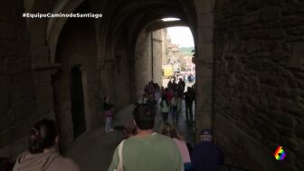 "Somos parte del decorado": El calvario de los vecinos que viven en el &uacute;ltimo kil&oacute;metro del Camino de Santiago