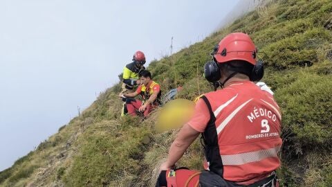 Muere un monta&ntilde;ero al sufrir una ca&iacute;da de 200 metros en Somiedo, Asturias.
