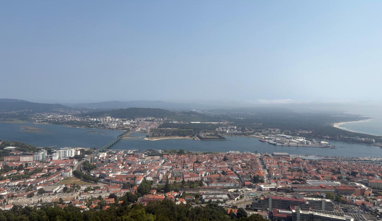 Panor&aacute;mica de Viana do Castelo desde el Monte de Santa Luzia