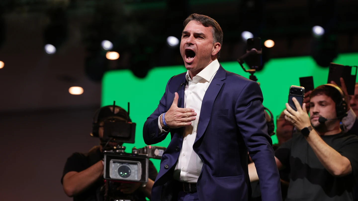 Flávio Bolsonaro en el acto para oficializar su candidatura Flávio Bolsonaro en el acto para oficializar su candidatura
