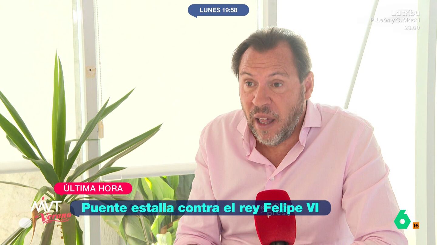 Este ha sido su nuevo comentario sobre la imagen del monarca con Negre, en la toma de posesión del presidente de Colombia, del ultra Abelardo de la Espriella. Pero Puente también ha sentenciado, en una entrevista, que la monarquía ha cruzado el límite. Por ello, no ha dudado en asegurar que "quien ha cruzado una línea roja que no debería es la Casa Real". 