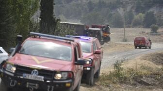 Medios de la UME en el incendio de Las Pe&ntilde;as de Riglos (Huesca)