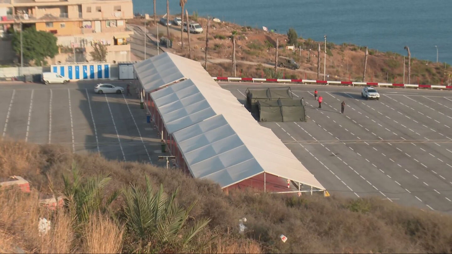 Así son por dentro los cuatro emplazamientos que acogerán a 1.500 de los más de 5.000 migrantes que aún continúan en Ceuta