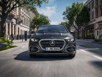 Mercedes viste de eléctrico a uno de sus coches más importantes, pero bajo el capó se niega a jubilar el diésel Mercedes viste de eléctrico a uno de sus coches más importantes, pero bajo el capó se niega a jubilar el diésel
