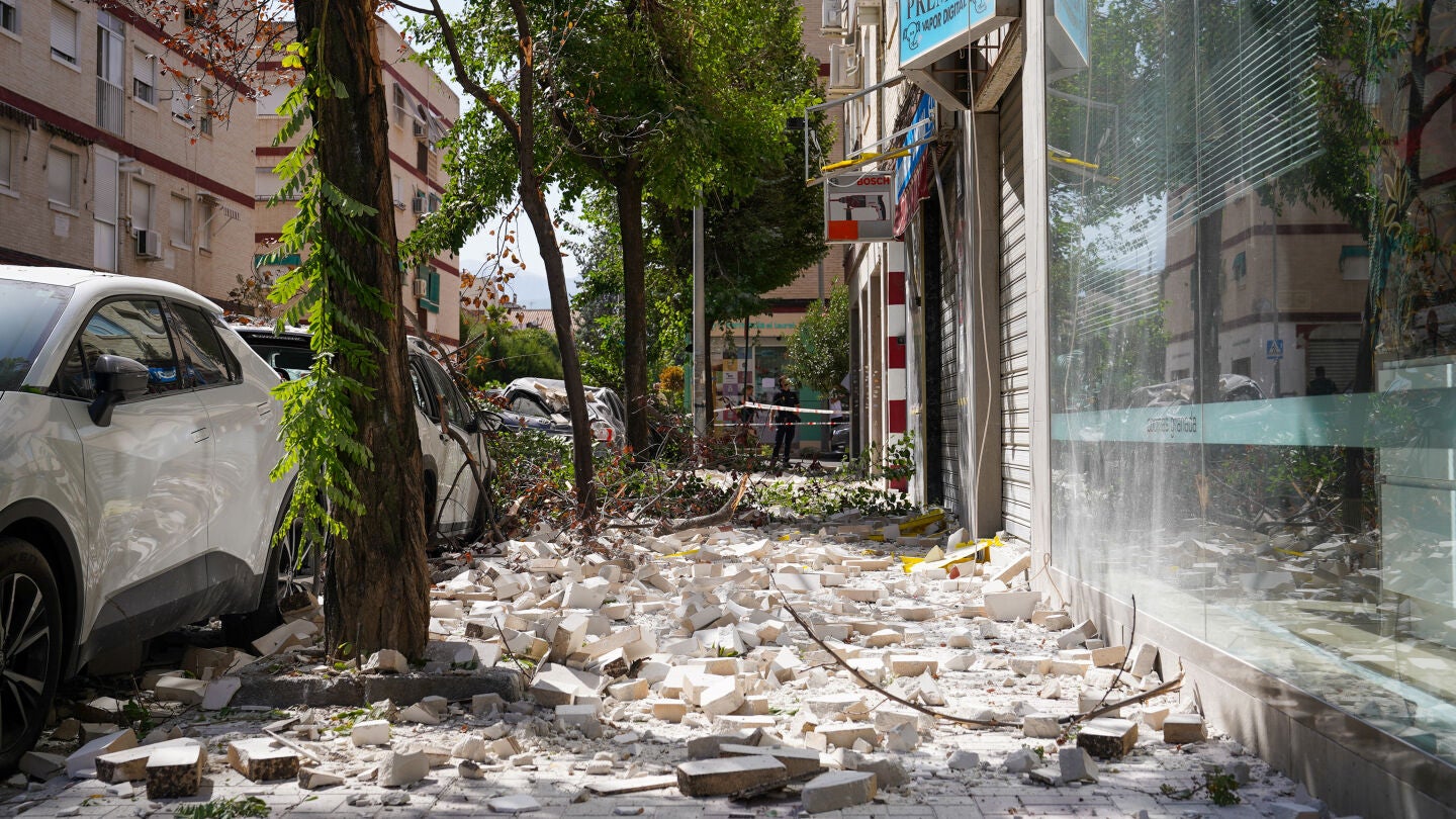 Im&aacute;genes de los destrozos causado por el terremoto de 4,7 sentido en Granada con epicentro en G&oacute;jar