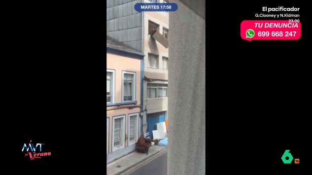 Los vecinos de A Milagrosa, en Lugo, grababan c&oacute;mo desde el tercer piso de una vivienda se lanzaban todo tipo de muebles a la calle, algo que seg&uacute;n el abogado Juan Manuel Medina "ni es legal ni es aconsejable".