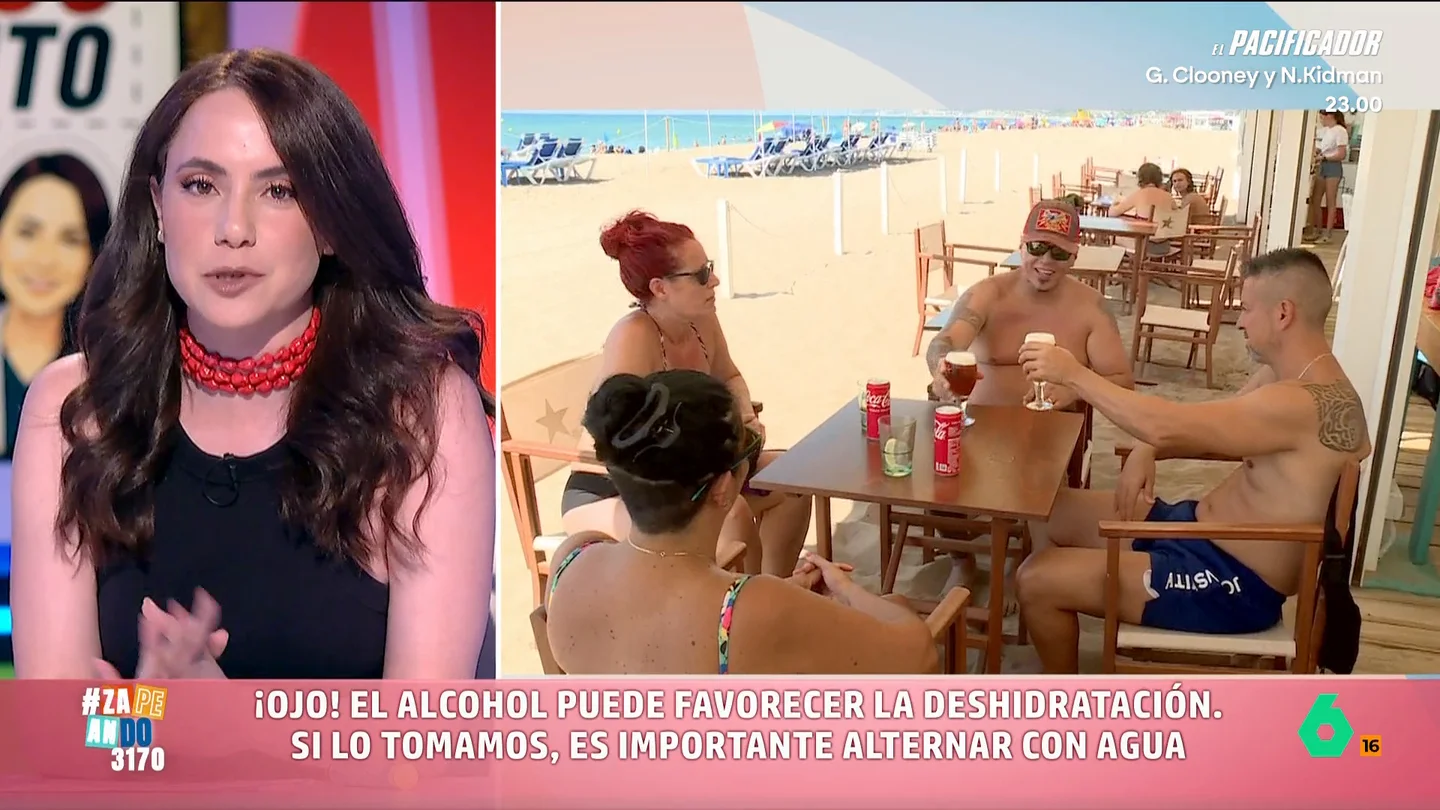 No, la cerveza no hidrata: la enfermera Esther Gómez recuerda que para ello "la bebida de referencia sigue siendo el agua" La enfermera Esther Gómez nos explica en Zapeando los peligros de abusar del alcohol en el chiringuito, la importancia de hidratarse con agua y cómo actuar si estamos ante una intoxicación etílica.