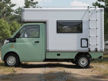 La autocaravana compacta existe: accede a lugares imposibles, lleva paneles solares y es tan barata como un Toyota Corolla