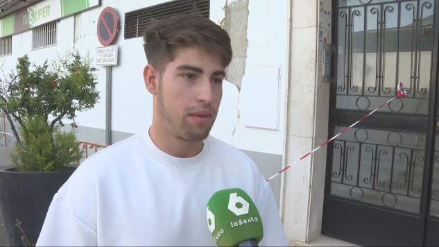 Normalidad con los ojos puestos en el suelo en Granada. 