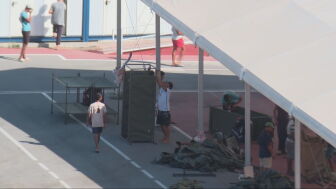Migrantes trasladados a los espacios habilitados en Ceuta