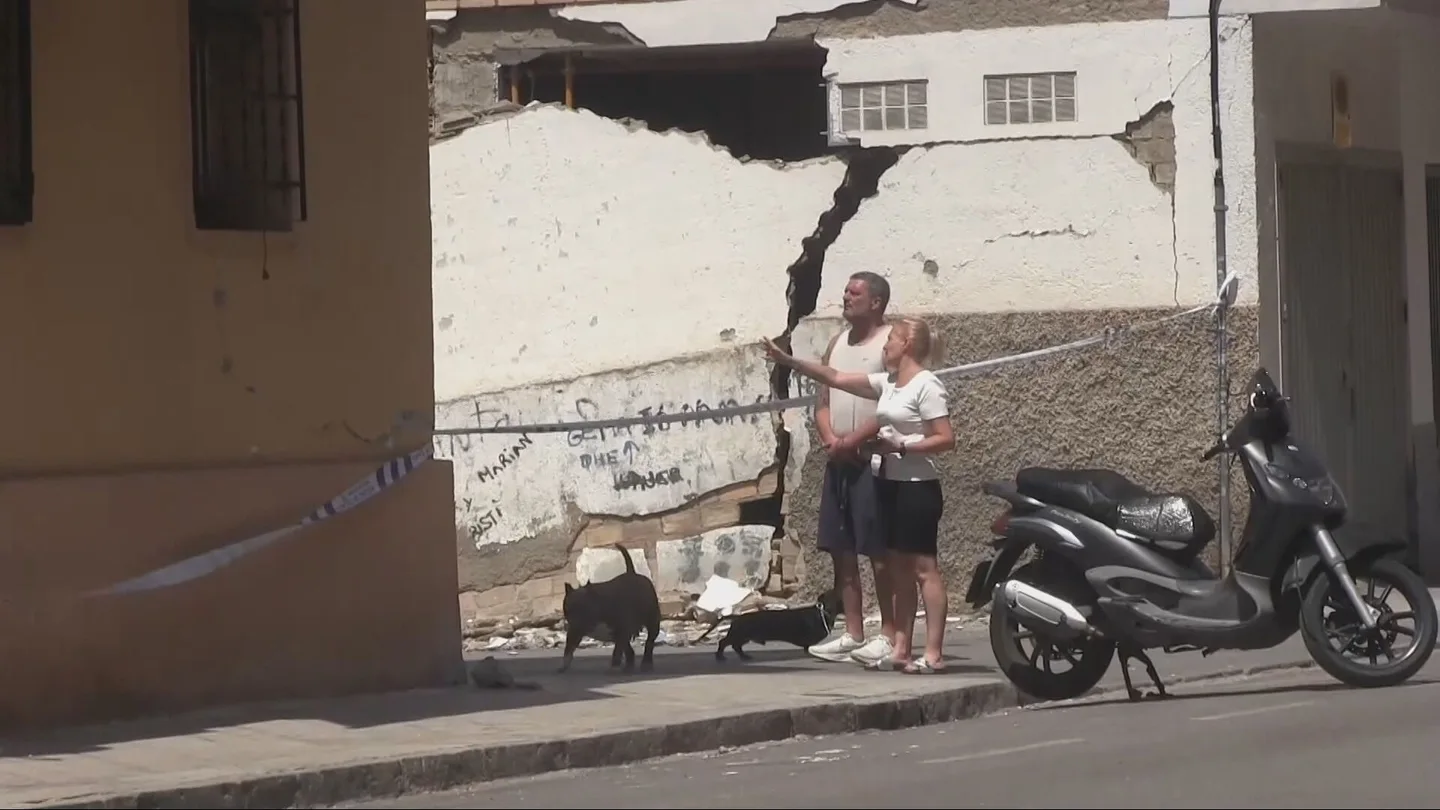 Granada enfrenta el miedo a volver a casa tras los terremotos ante posibles "daños invisibles" Granada enfrenta el miedo a volver a casa tras los terremotos ante posibles "daños invisibles"