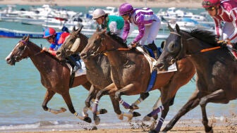 Carrera de caballos en Sanl&uacute;car de Barrameda