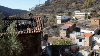 La alquer&iacute;a de Avellanar Pinofranqueado (C&aacute;ceres), tras el incendio.