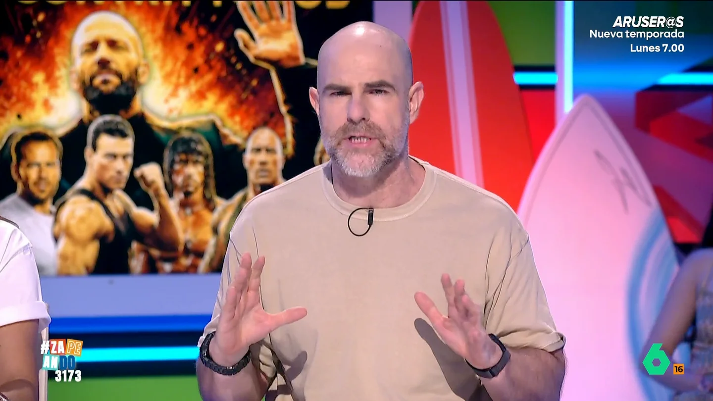 ¿Es Jason Statham el rey del cine de acción? Alberto Rey analiza a sus 'rivales', desde Dwayne Johnson a Keanu Reeves ¿Existe un actor de acción mejor que Jason Statham? Alberto Rey analiza quiénes son los actores que se baten el cobre por ser el rey del género, desde los veteranos Schwarzenegger y Stallone, hasta Dwayne Johnson o los nuevos estereotipos de Keanu Reeves o Tom Cruise.