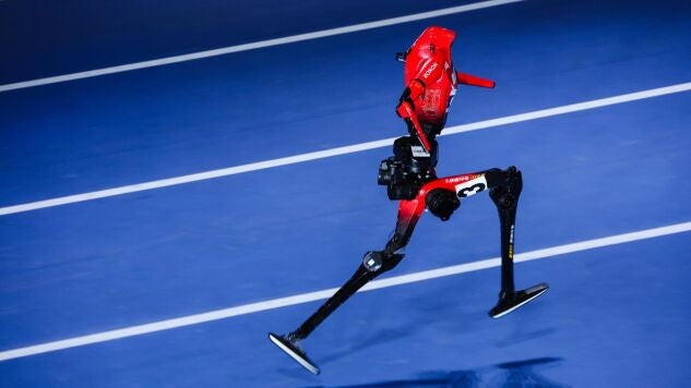 Imagen de uno de los robots que compiti&oacute; en la carrera de 100 metros de los Juegos de robots humanoides en Pek&iacute;n