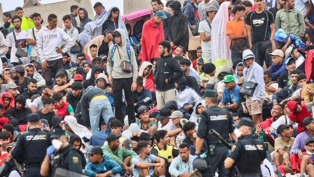 Decenas de migrantes, en la playa de El Trampol&iacute;n