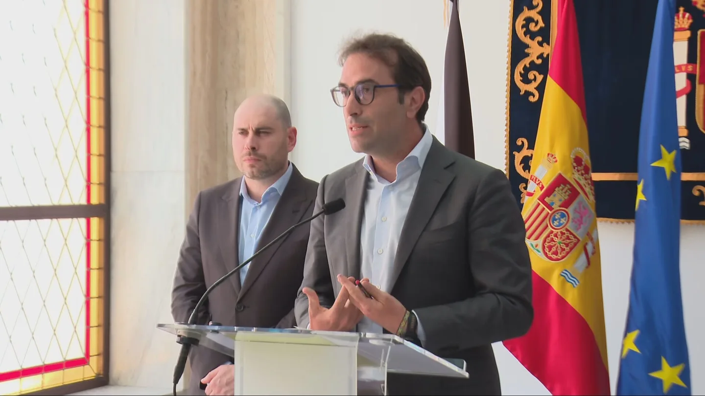 El vicepresidente y ministro de Economía, Carlos Cuerpo, durante la rueda de prensa de este lunes en Ceuta. El vicepresidente y ministro de Economía, Carlos Cuerpo, durante la rueda de prensa de este lunes en Ceuta.