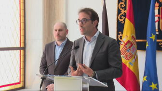 El vicepresidente y ministro de Econom&iacute;a, Carlos Cuerpo, durante la rueda de prensa de este lunes en Ceuta.