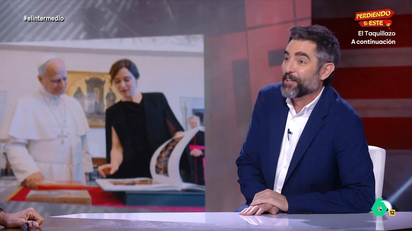 "Se debe haber olvidado de los últimos 40 cumpleaños de su bro": Dani Mateo, sobre las regalos de Ayuso a Leon XIV El colaborador analiza todos los obsequios que la presidenta madrileña decidía regalar al sumo pontífice durante una reunión que mantuvieron días antes de que el papa visitara nuestro país.