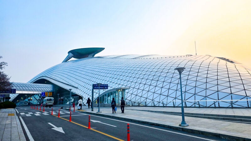 El aeropuerto más transitado del mundo ya no es Dubái: este es el nuevo número uno
