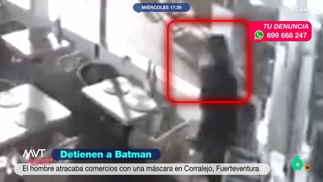 El ladr&oacute;n se pon&iacute;a una m&aacute;scara de este conocido superh&eacute;roe para no ser identificado y atracaba establecimientos. Al ser cazado por los agentes decid&iacute;a colaborar con ellos. 