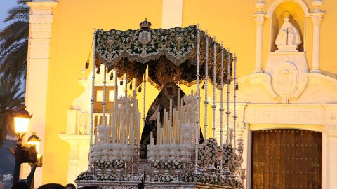 Salida de la Virgen de la Esperanza de la iglesia de Nuestra Señora de África (Semana Santa en Ceuta, 2012)