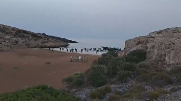 Murcia denuncia la falta de medios para frenar a las mafias tras la llegada de otra patera con migrantes a Cartagena