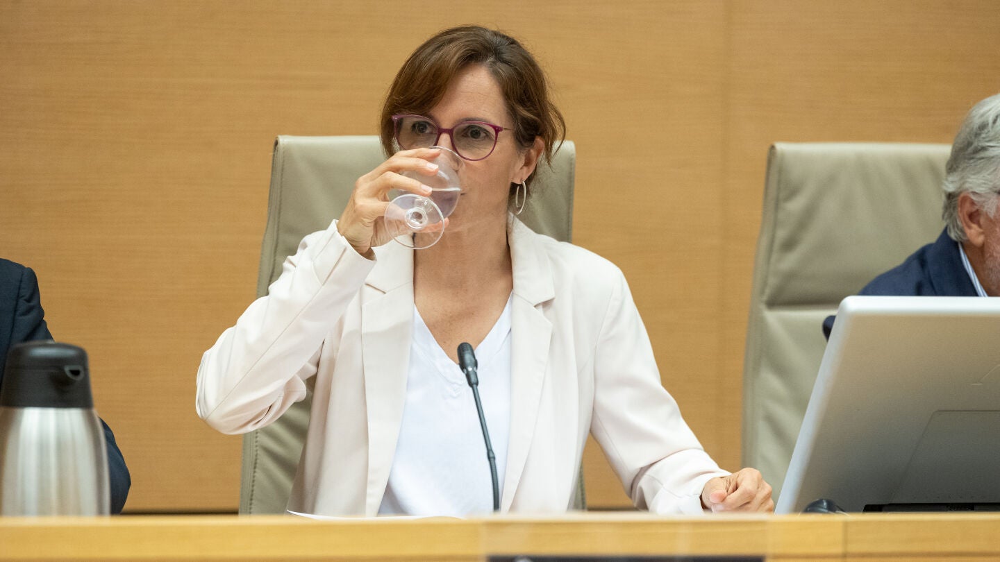 La ministra de Sanidad, M&oacute;nica Garc&iacute;a, comparece a petici&oacute;n propia ante la Comisi&oacute;n de Sanidad, en el Congreso de los Diputados, a 27 de agosto de 2026, en Madrid (Espa&ntilde;a).
