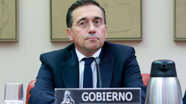 El ministro de Asuntos Exteriores, Jos&eacute; Manuel Albares, comparece a petici&oacute;n propia en el Congreso para informar sobre la actuaci&oacute;n de su departamento en la crisis migratoria de Ceuta, este viernes. 