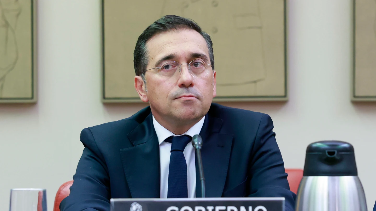 El ministro de Asuntos Exteriores, José Manuel Albares, comparece a petición propia en el Congreso para informar sobre la actuación de su departamento en la crisis migratoria de Ceuta, este viernes. El ministro de Asuntos Exteriores, José Manuel Albares, comparece a petición propia en el Congreso para informar sobre la actuación de su departamento en la crisis migratoria de Ceuta, este viernes.