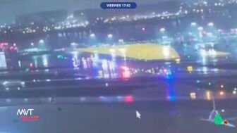 En marzo, un avi&oacute;n chocaba con un cami&oacute;n de bomberos en el aeropuerto de LaGuardia, en Nueva York. Seg&uacute;n The Wall Street Journal, el choque podr&iacute;a deberse a la ausencia de dos controladores a&eacute;reos. 