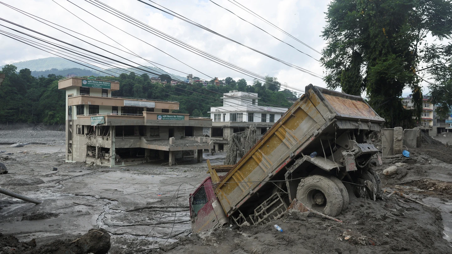 Consecuencias de la fuerte riada en Nepal. Consecuencias de la fuerte riada en Nepal.
