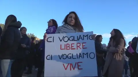 Imagen de archivo de una manifestación feminista en Italia Imagen de archivo de una manifestación feminista en Italia