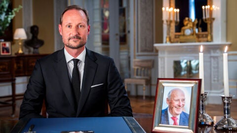 Haakon VIII en su primer discurso como rey de Noruega. 