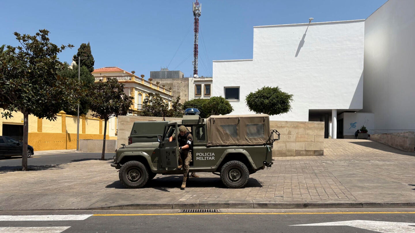 Imagen de un veh&iacute;culo de Polic&iacute;a Militar en Ceuta