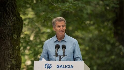 El presidente del Partido Popular, Alberto N&uacute;&ntilde;ez Feij&oacute;o, durante el acto de apertura del curso pol&iacute;tico del PP en Cerdedo-Cotobade, Pontevedra, Galicia.