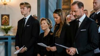 La familia real noruega asiste al funeral del rey Harald V.
