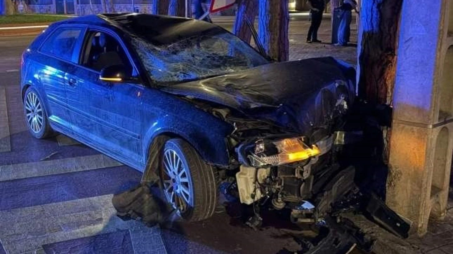 Imagen del coche del hombre detenido tras atropellar mortalmente a un menor en Castelldefels Imagen del coche del hombre detenido tras atropellar mortalmente a un menor en Castelldefels