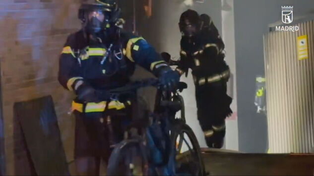 Muere un joven de 25 a&ntilde;os en el incendio de un garaje de bicicletas el&eacute;ctricas en el distrito de Arganzuela (Madrid)