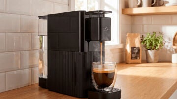La nueva cafetera de ALDI cuesta 43 euros y promete caf&eacute; intenso con 20 bares de presi&oacute;n