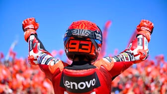 Marc M&aacute;rquez celebra su victoria en Arag&oacute;n
